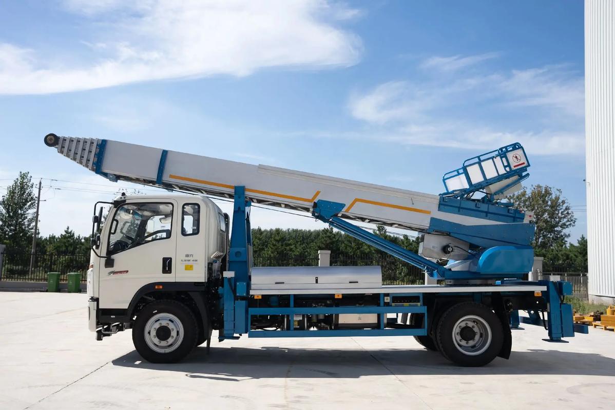 德阳云梯上料车租赁费用